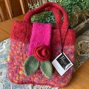JZ Bags 100% Wool, Felted shoulder bag purse two interior pockets flower